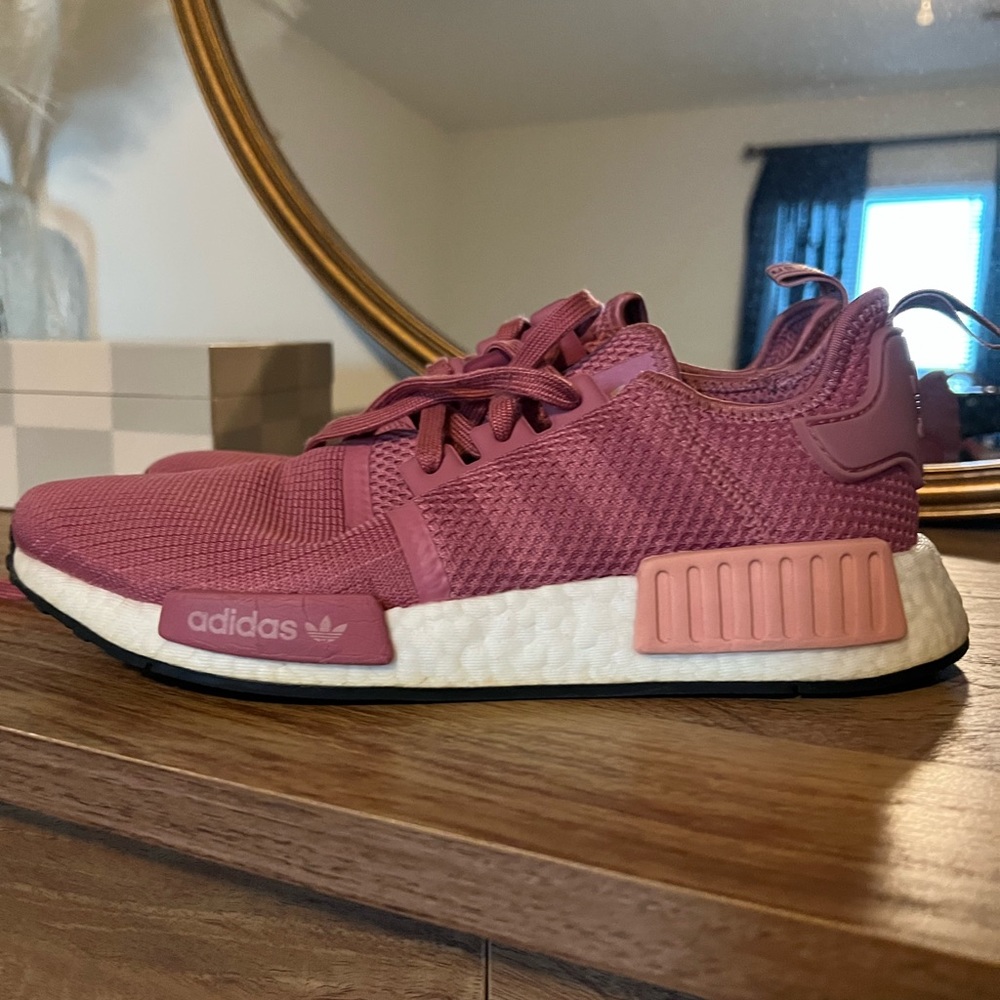 Adidas tennis shoes